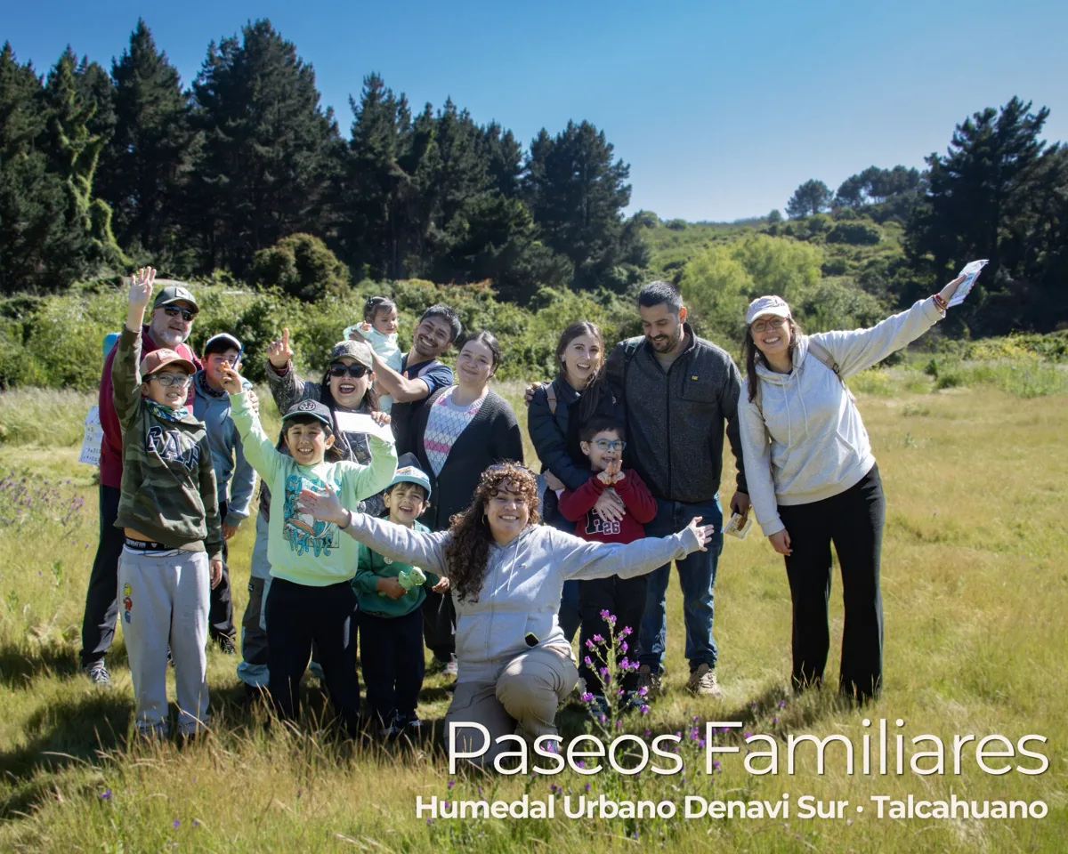 Constanza Mellado en una salida familiar en el Humedal Urbano Denavi Sur, Talcahuano